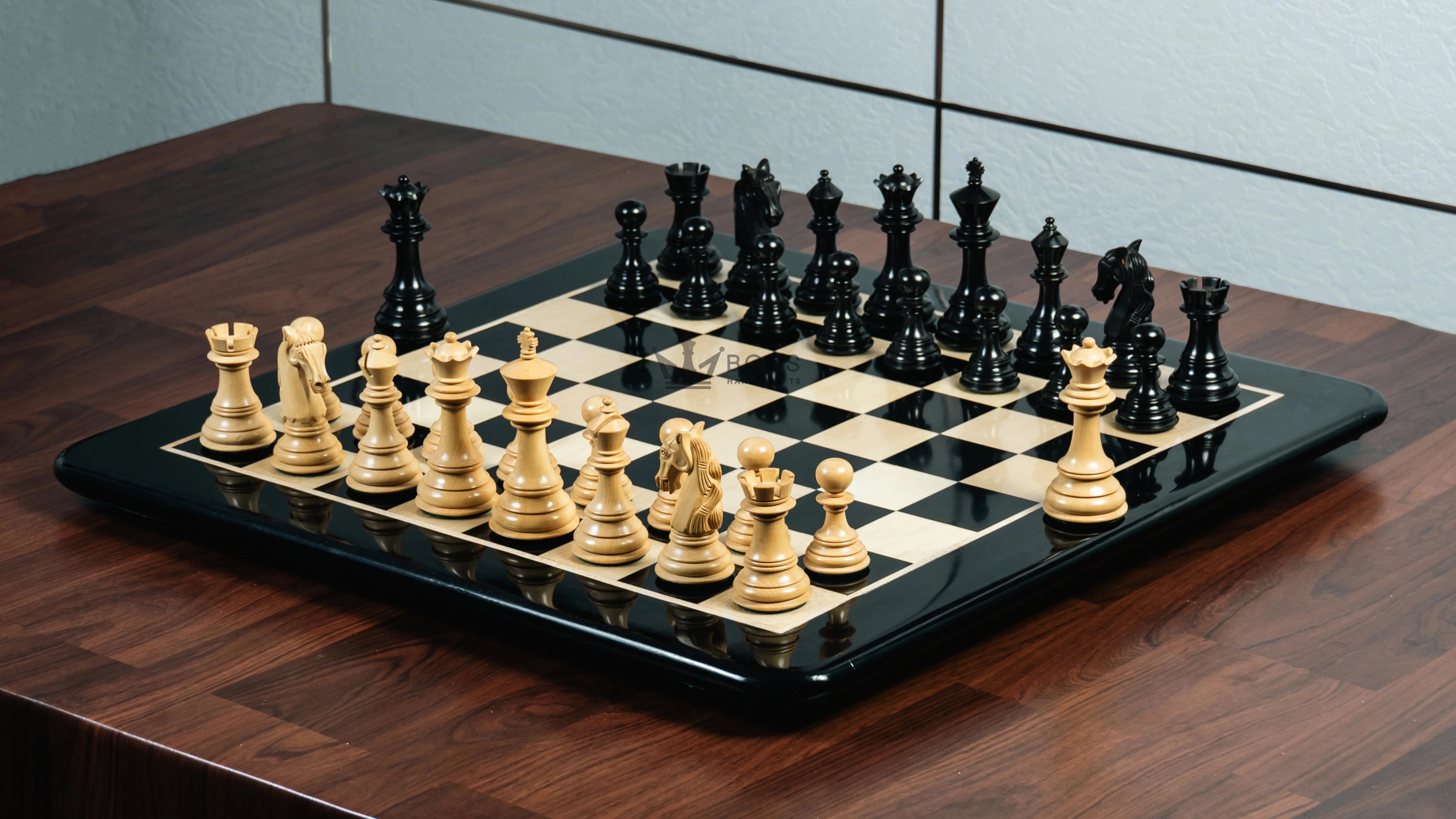 4.5” COLUMBIAN LUXURY STAUNTON EBONY TRIPLE WEIGHTED CHESS PIECES WITH 21” CHESSBOARD & STORAGE BOX
