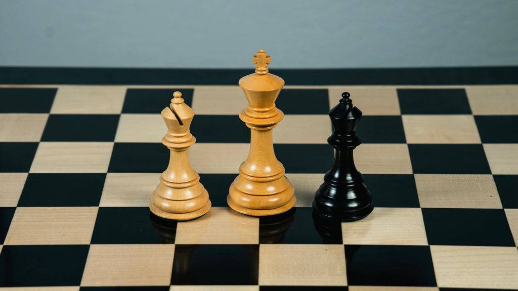 4.5” COLUMBIAN LUXURY STAUNTON EBONY TRIPLE WEIGHTED CHESS PIECES WITH 21” CHESSBOARD & STORAGE BOX