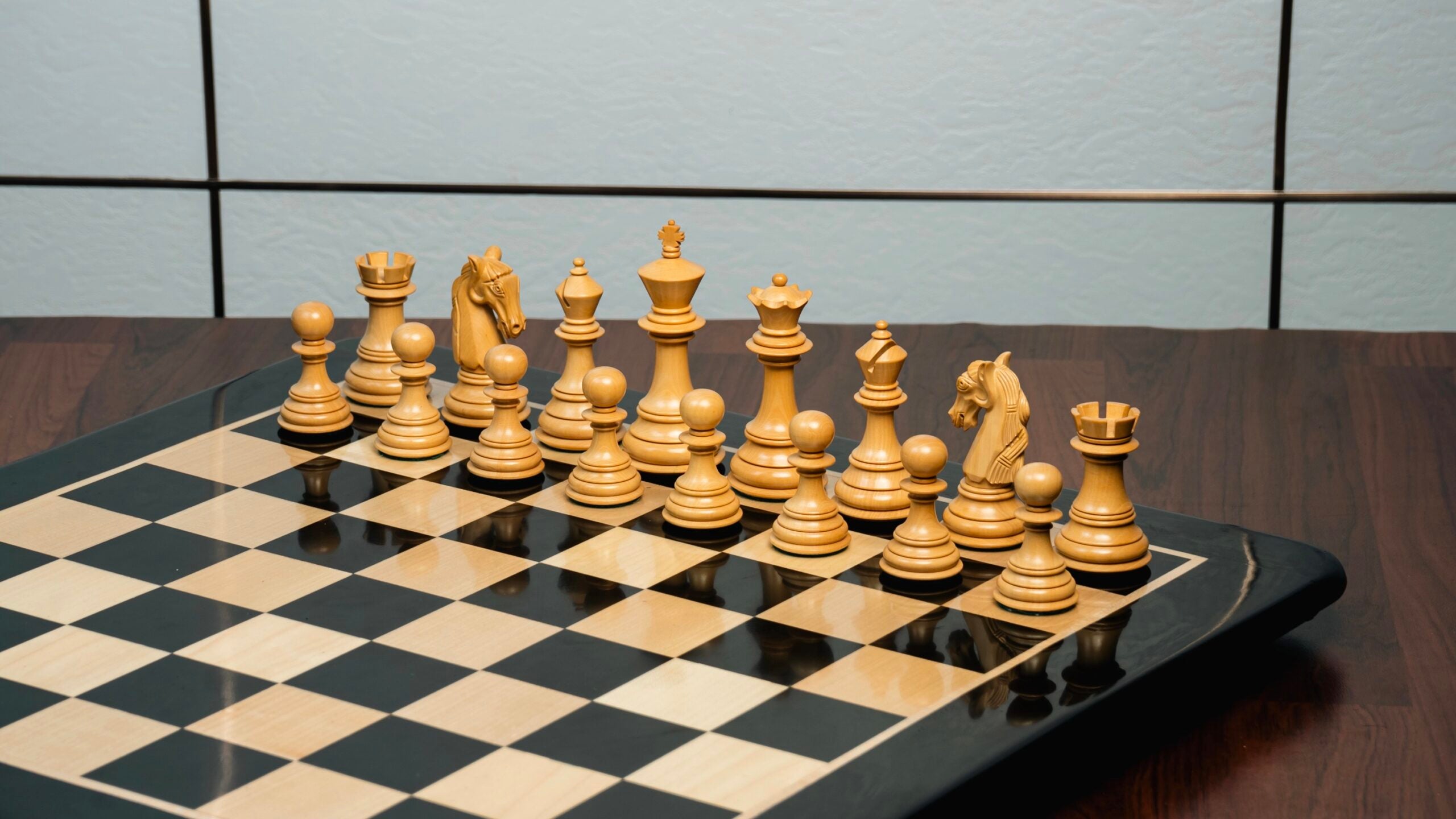 4.5” COLUMBIAN LUXURY STAUNTON EBONY TRIPLE WEIGHTED CHESS PIECES