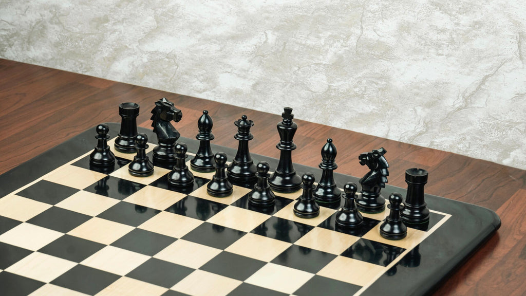 3.9” REPRODUCED BOHEMIAN EBONISED TRIPLE WEIGHTED CHESS PIECES