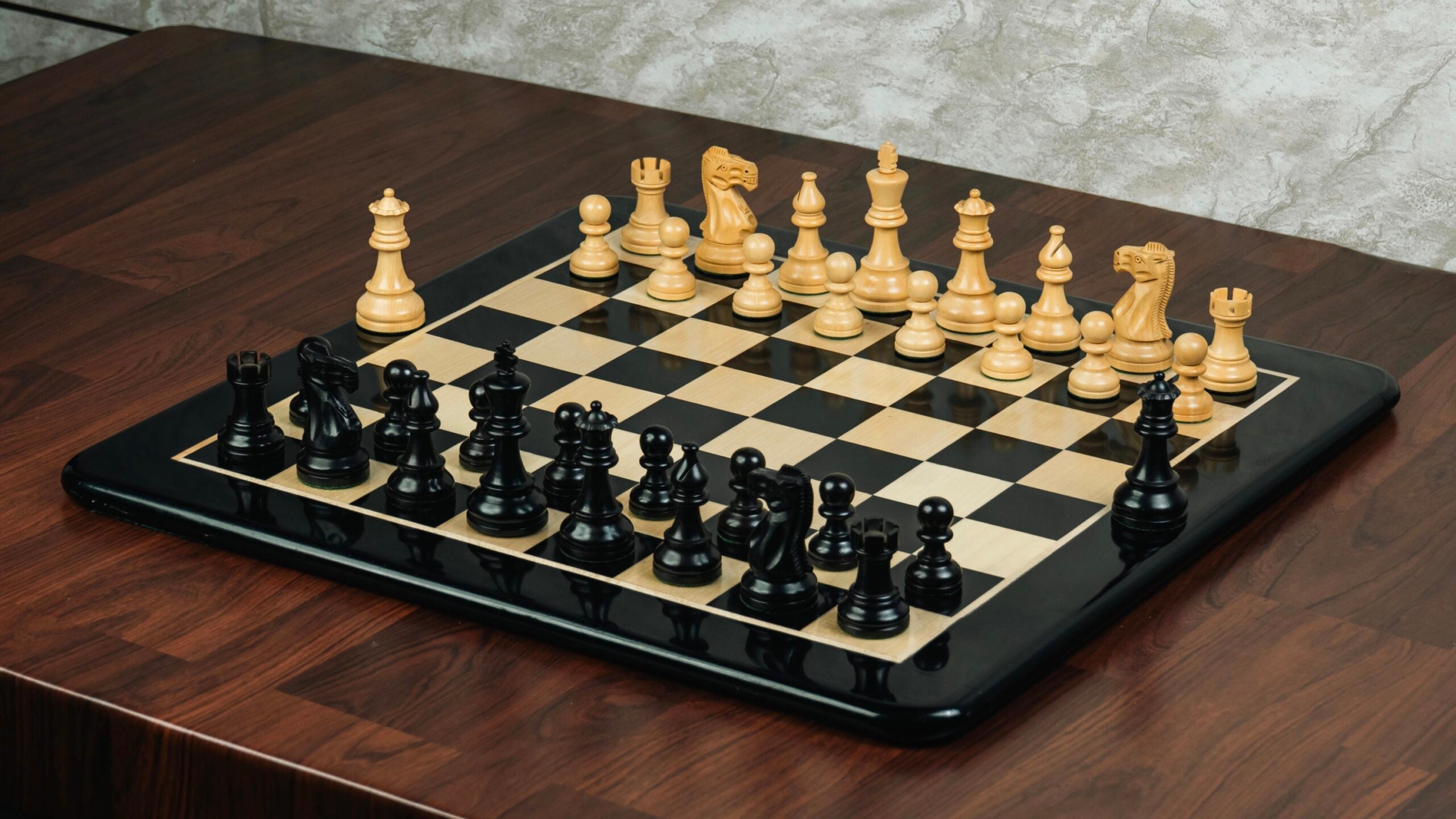3.9” REYKJAVIK STAUNTON EBONISED WEIGHTED CHESS PIECES, 21” EBONY CHESSBOARD & STORAGE BOX