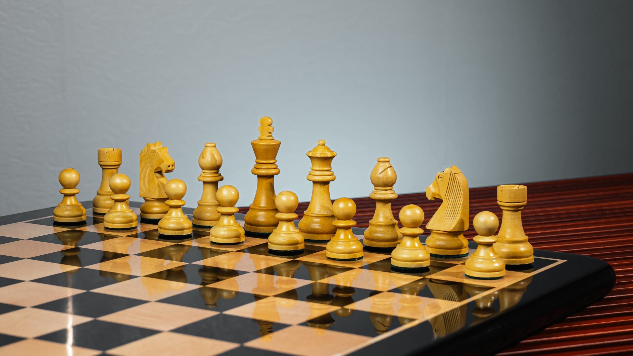 3.75” EBONISED GERMAN KNIGHT STAUNTON  WEIGHTED CHESS PIECES