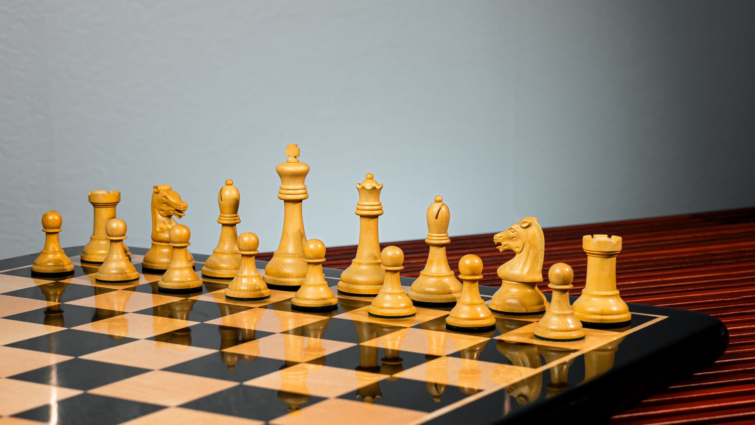 3.75” REPRODUCTION OF DRUEKE PLAYER CHOICE HEAVY WEIGHTED CHESS PIECES, 21” EBONY BOARD