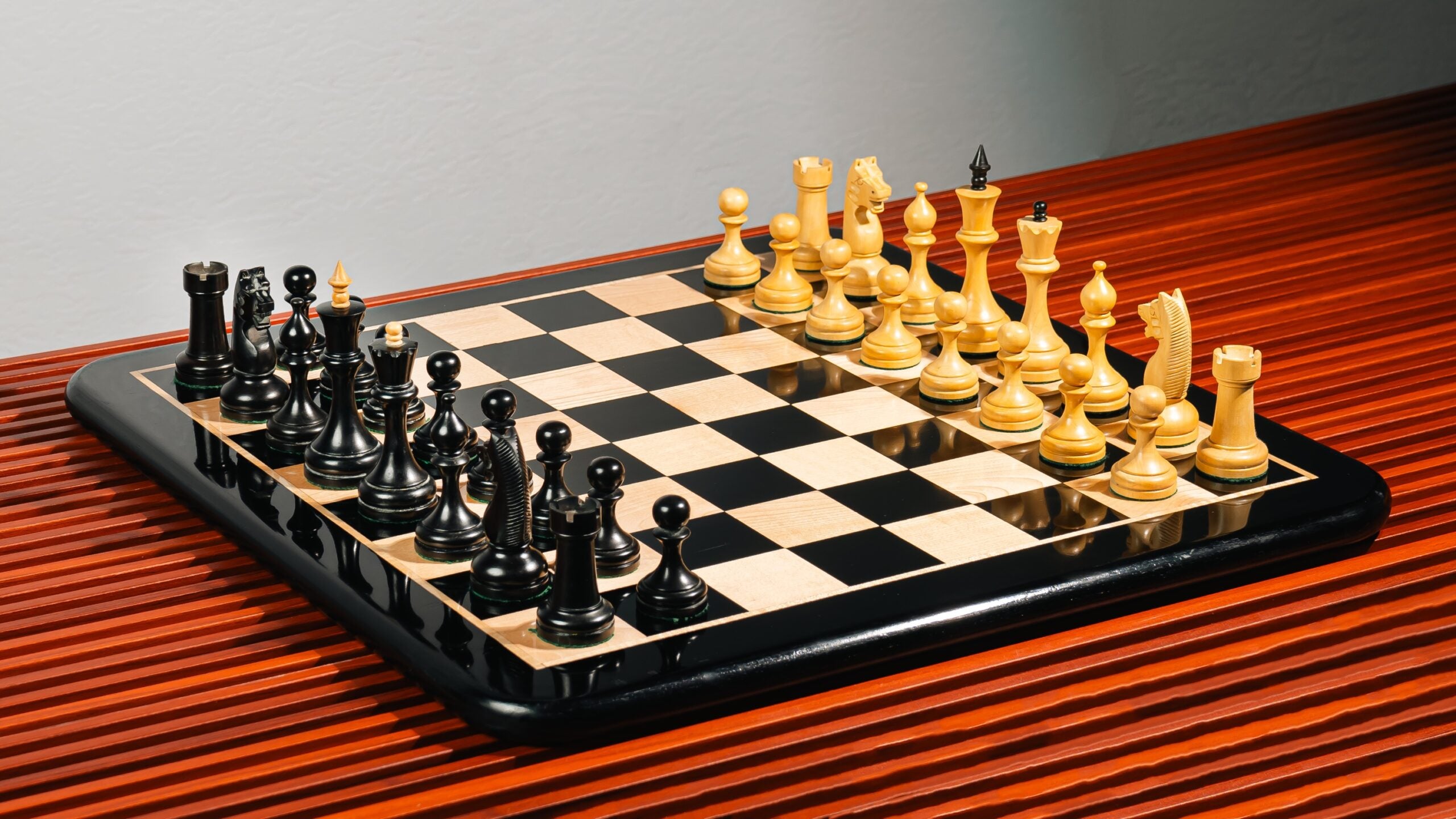 4.5” CIRCA 1960’s SOVIET RUSSIAN WEIGHTED EBONISED CHESS PIECES, 21” EBONY CHESSBOARD & BOX