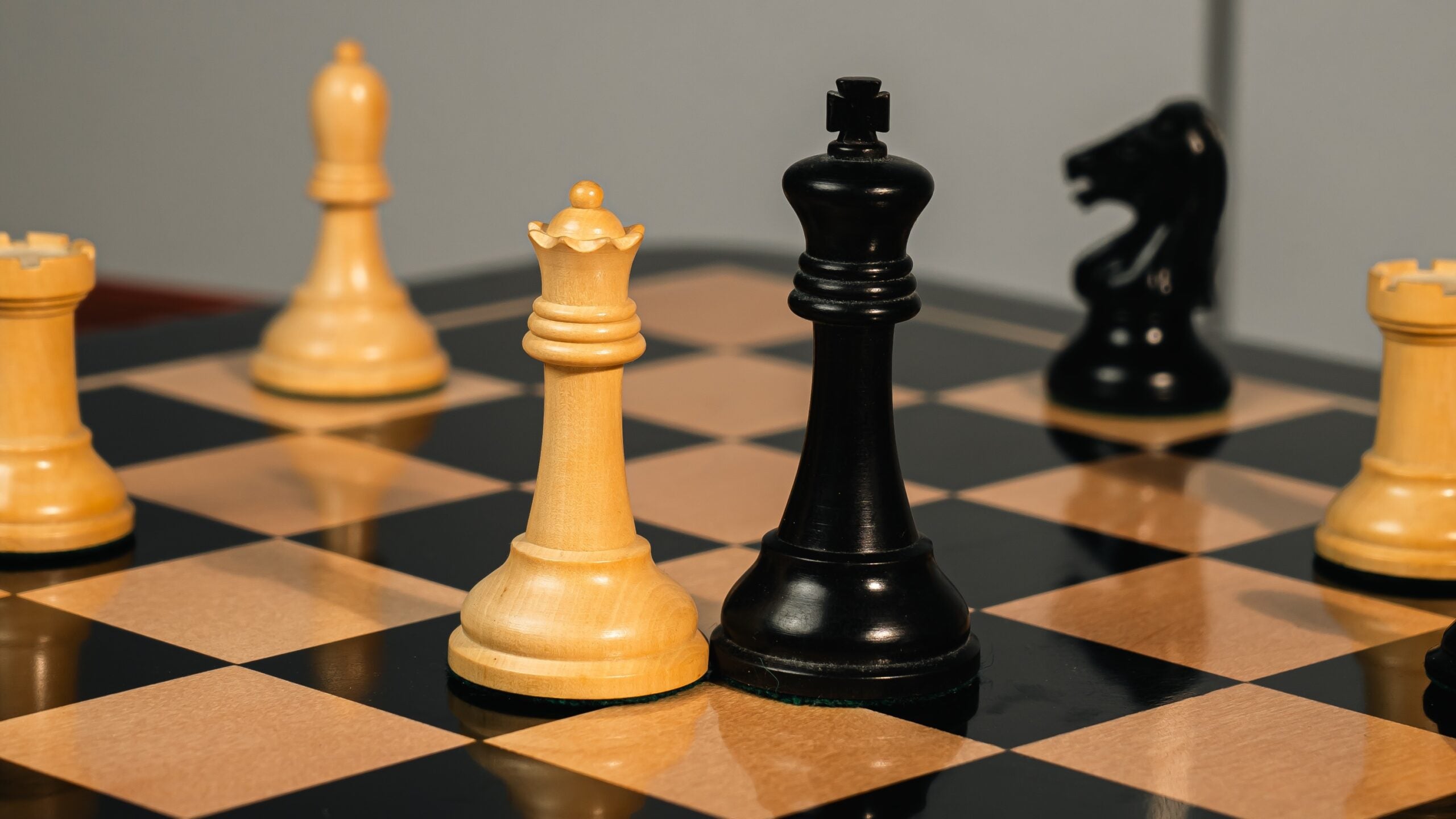 3.75” REPRODUCTION OF DRUEKE PLAYER CHOICE HEAVY WEIGHTED CHESS PIECES, 21” EBONY BOARD
