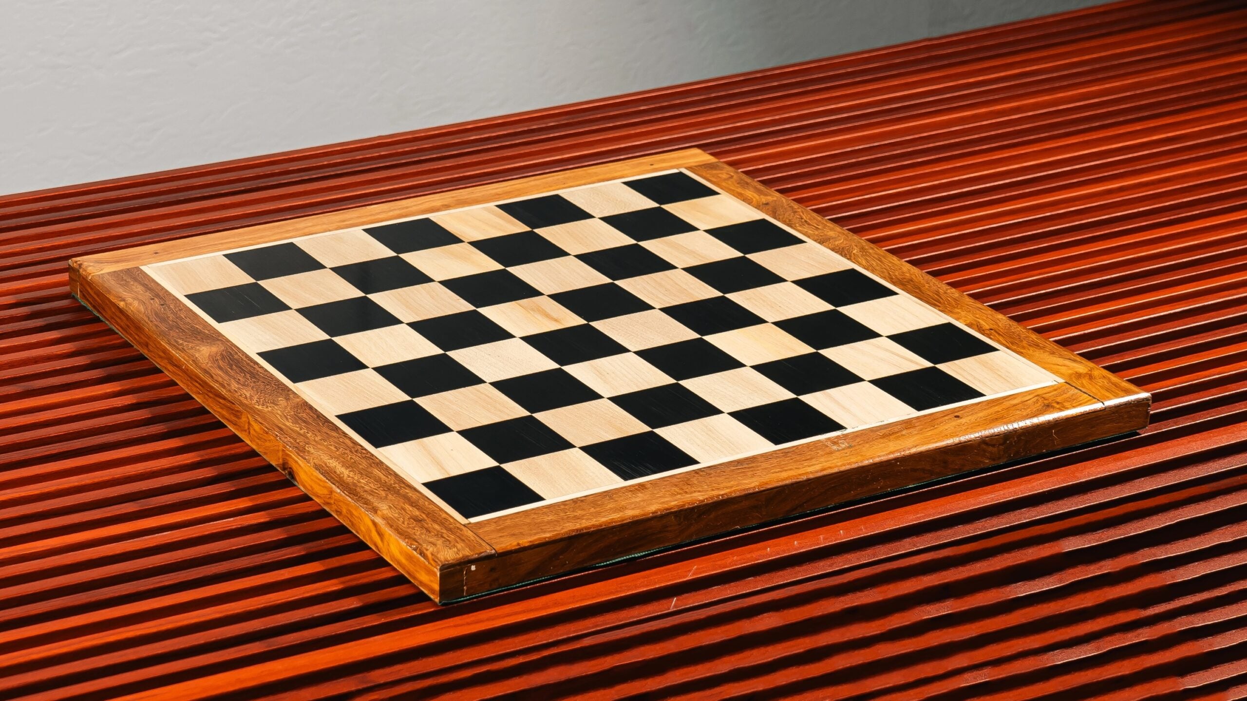 17” EBONY STYLE WITH GOLDEN ROSEWOOD BORDER CHESSBOARD 45mm SQUARE