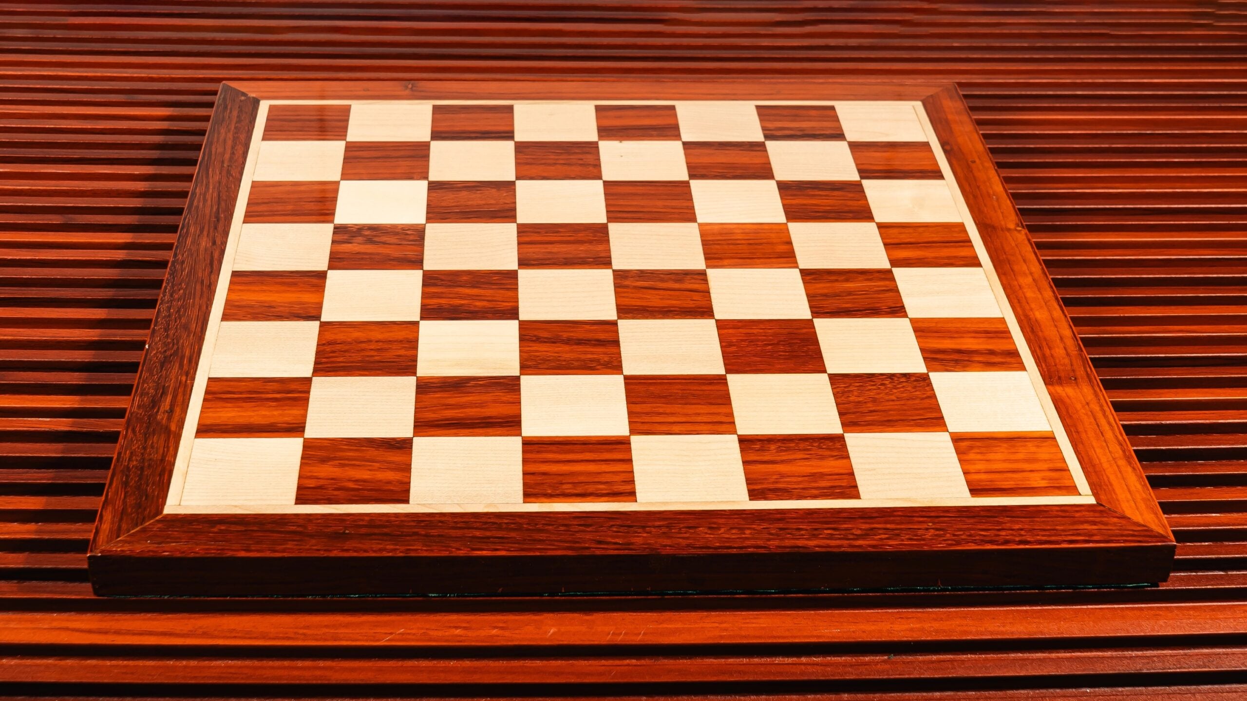 18” PADAUK (BUD) & MAPLE WOOD CHESSBOARD 50mm square