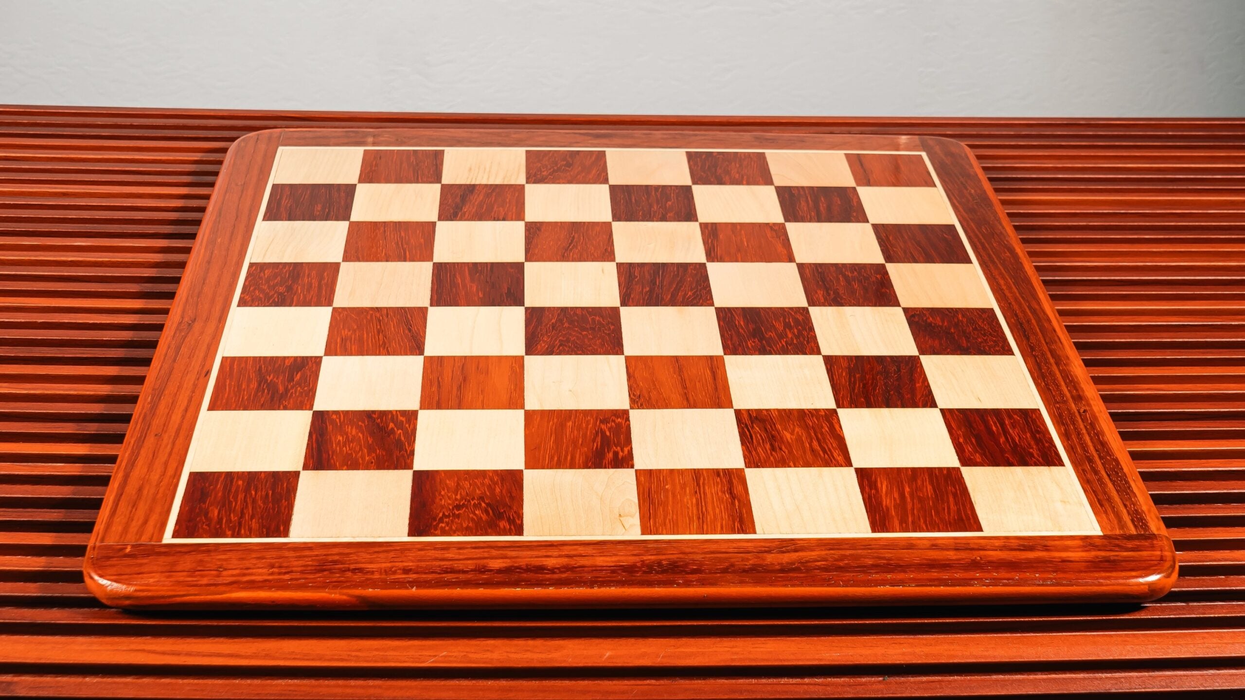 21” PADAUK (BUD) & MAPLE WOOD CHESSBOARD 55 mm SQUARE