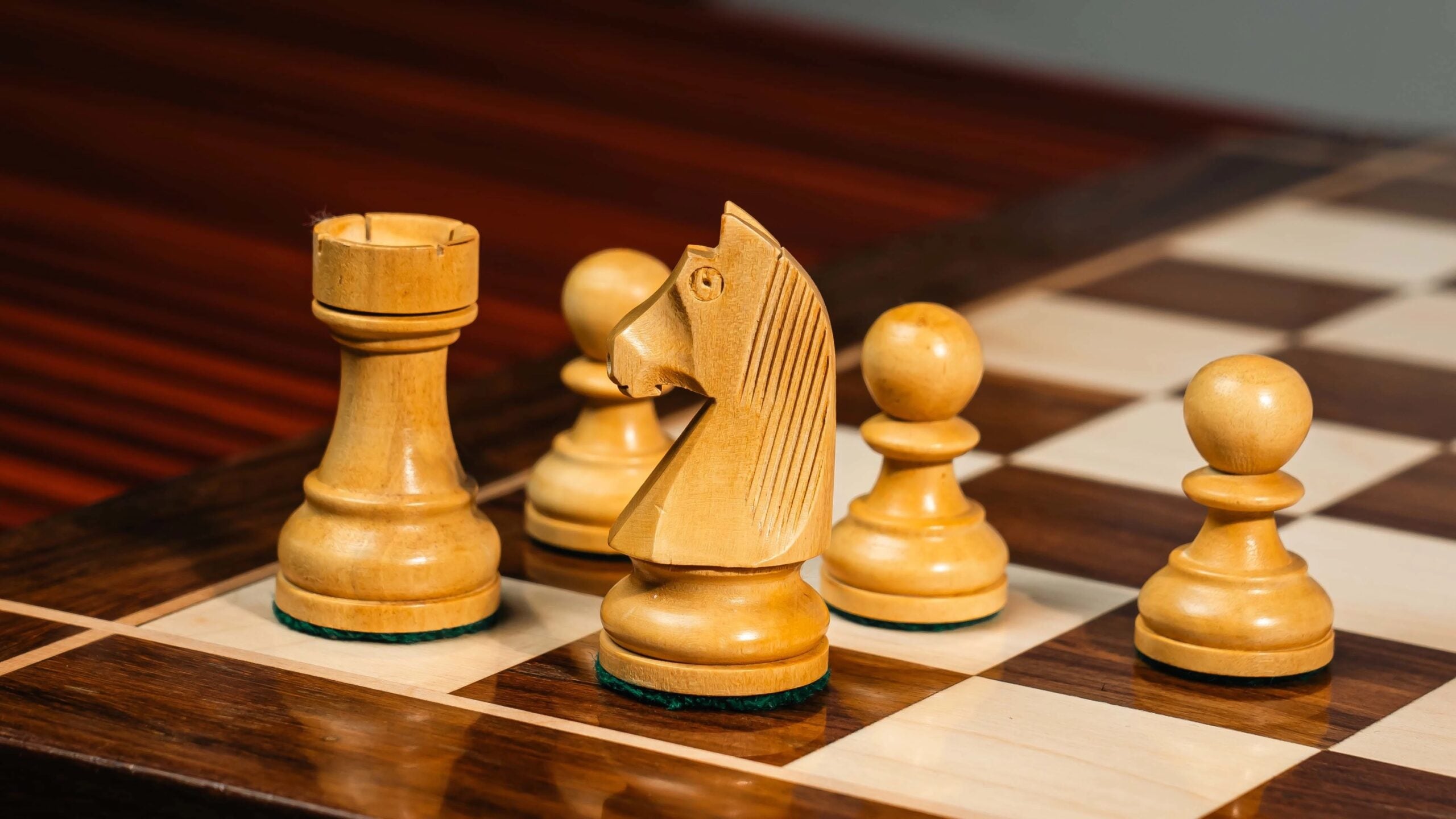 3.75” GERMAN KNIGHT STAUNTON TOURNAMENT WEIGHTED CHESS PIECES