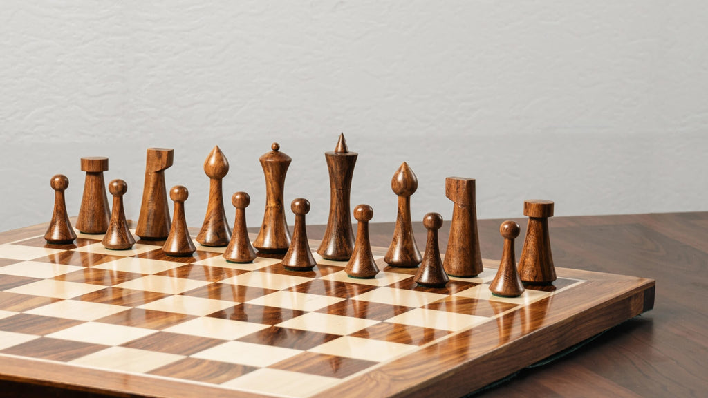 4” HERMAN OHME MINIMALIST WEIGHTED CHESS PIECES, 21’ WOODEN CHESSBOARD & STORAGE BOX