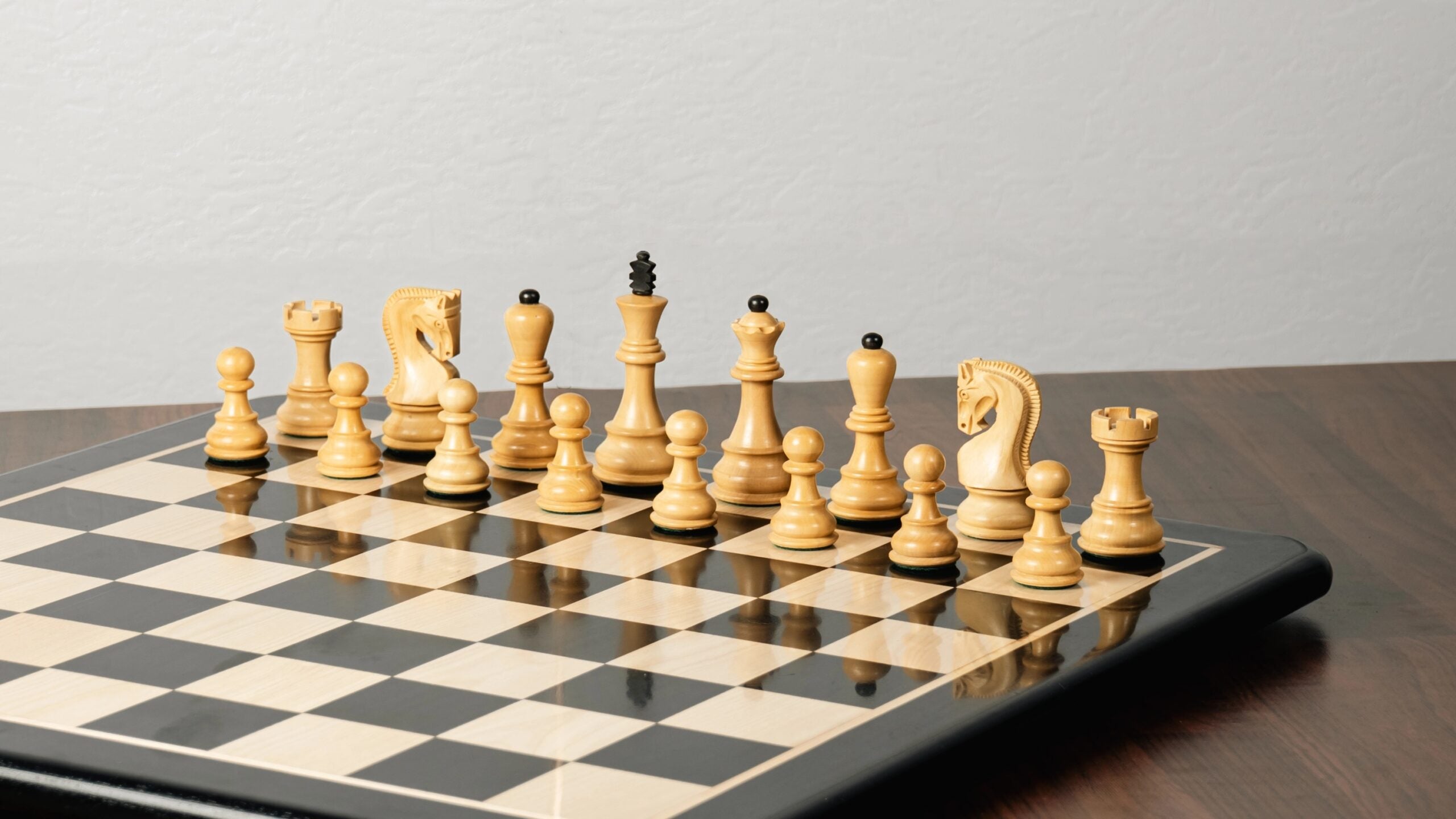 3.9” RUSSIAN ZAGREB 1959’ EBONISED WEIGHTED CHESS PIECES WITH EXTRA QUEENS