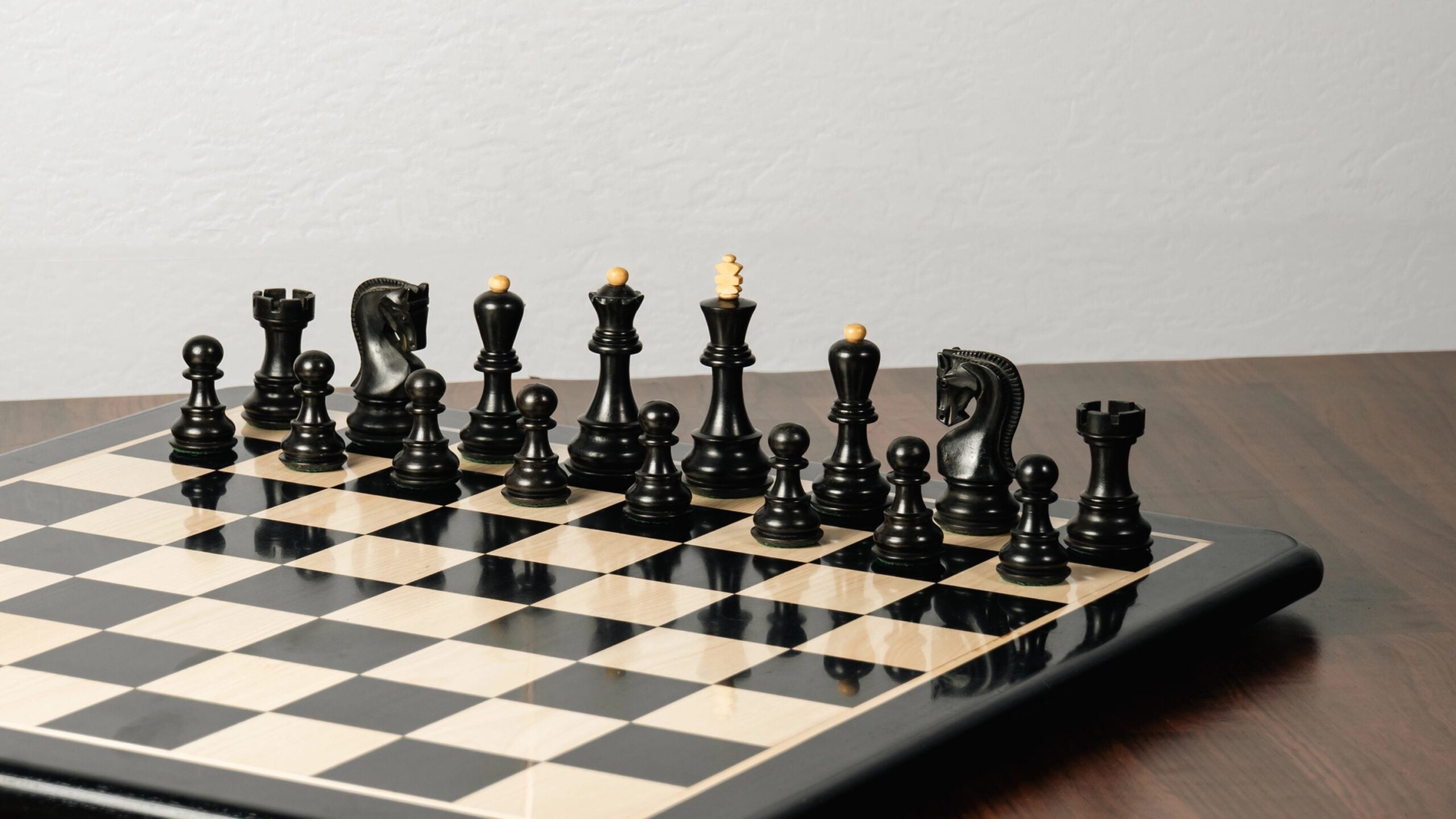 3.9” RUSSIAN ZAGREB 1959’ EBONISED WEIGHTED CHESS PIECES WITH 21” EBONYWOOD CHESSBOARD