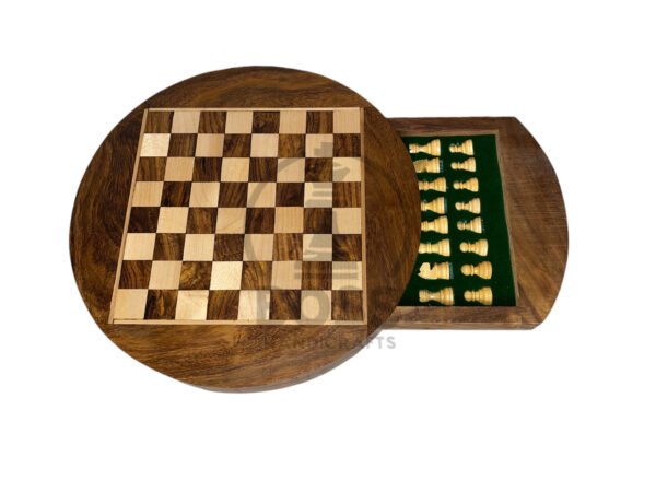 9” ROUND MAGNETIC TRAVEL CHESS SET - Image 4