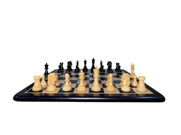 Dubrovinik Fischer Chess Pieces with Chess Board