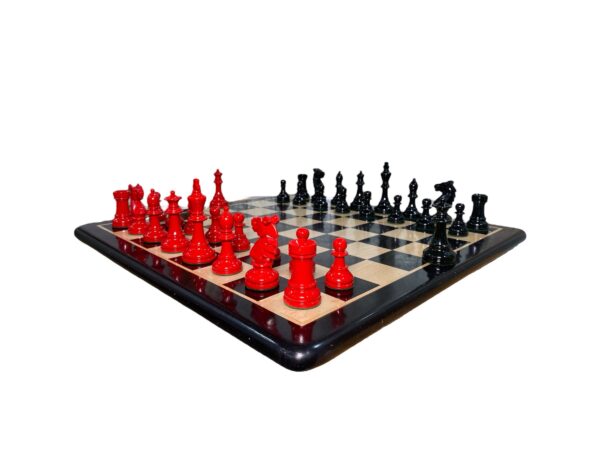 Red Panther Luxury Chess Pieces With Chessboard