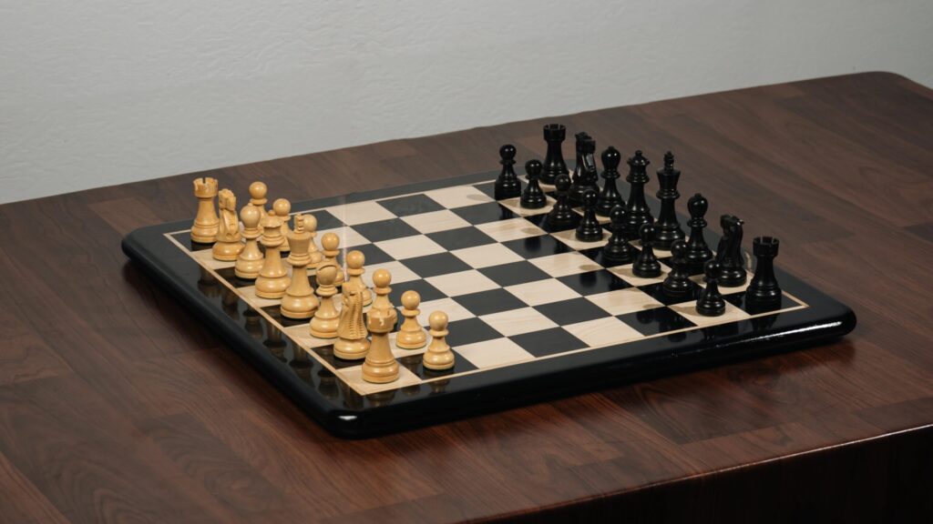 ebonised reykjavik staunton chess set