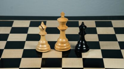 4.5” COLUMBIAN LUXURY STAUNTON EBONY TRIPLE WEIGHTED CHESS PIECES WITH 21” CHESSBOARD & STORAGE BOX