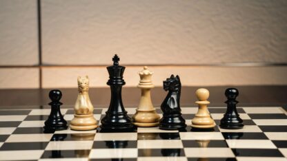 4" FIERCE KNIGHT STAUNTON EBONY TRIPLE WEIGHTED CHESS PIECES