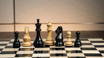 4” NOSEBAND KNIGHT STAUNTON EBONY TRIPLE WEIGHTED CHESS PIECES WITH 21” EBONY BOARD & BOX